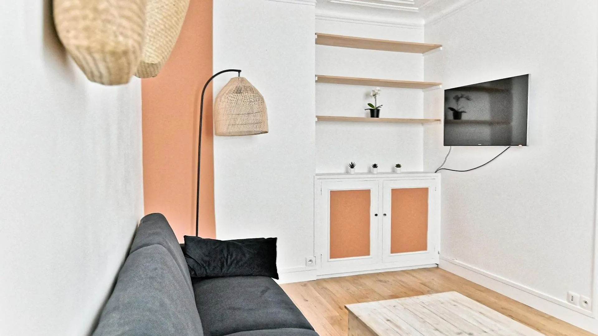 Sejour Dans Le Quartier Batignole 17eme アパート